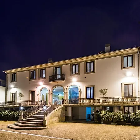 Vitoria Village Aparthotel 4*